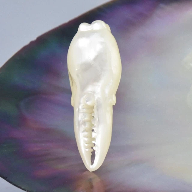 Lobster Claw Figurine White Mother-of-Pearl Shell Carving Jewelry Design 5.83 g
