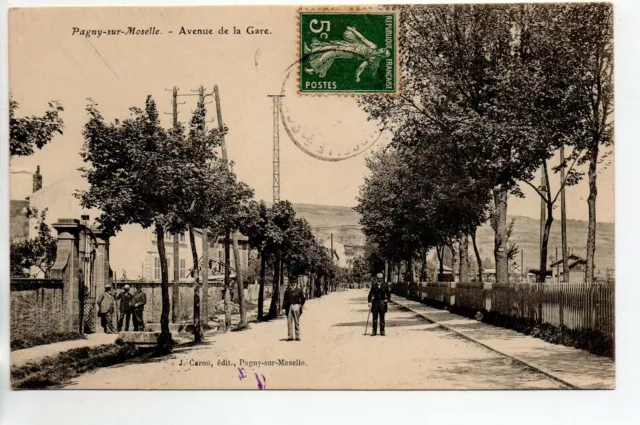 PAGNY SUR MOSELLE - Meurthe et Moselle - CPA 54 - l' avenue de la gare