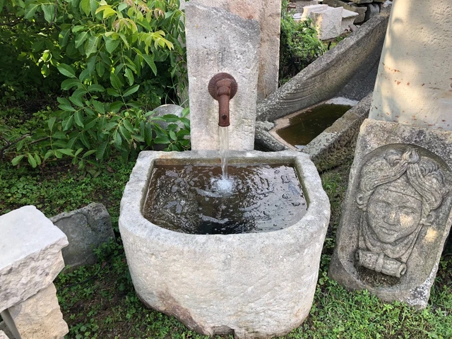 Alte / Historische Brunnen, Sandsteinbrunnen, Steinbrunnen, Deko, TOP