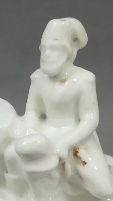 Ancien Encrier En Porcelaine Blanche, Doré, Zouave Militaire Jouant Du Tambour 3