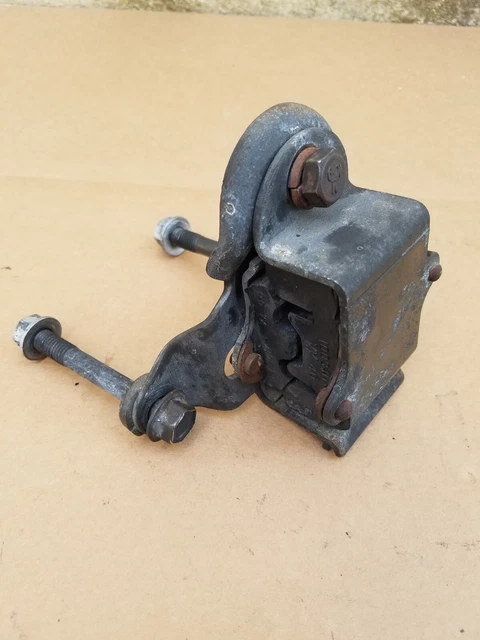 93-02 Camaro Firebird V8 T56 6 Speed Manual Transmission Torque Arm Mount   CORE