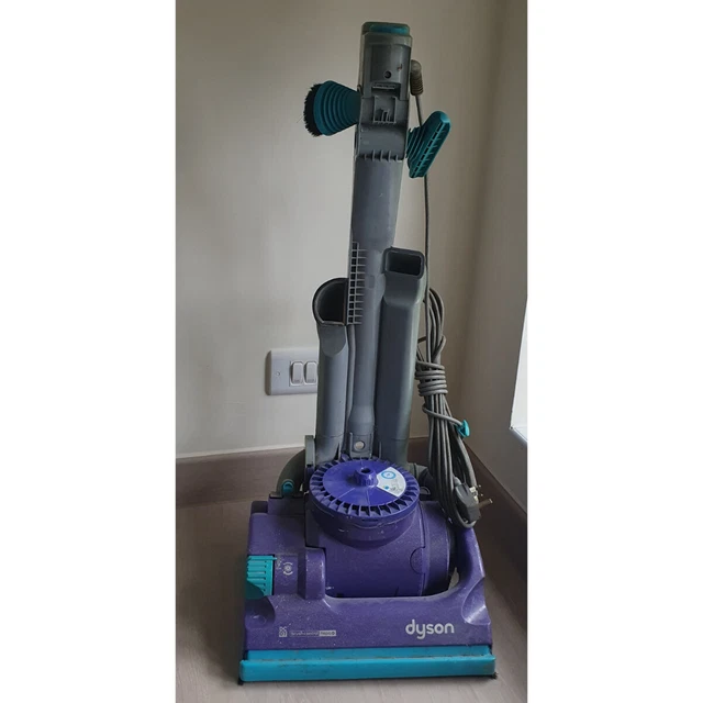 DYSON DC07 1400 Watt Bagless AllFloors Cyclone Upright Vacuum Cleaner For Parts £16.99