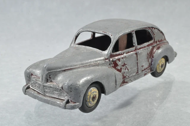 AB489 Dinky Toys France #24R Peugeot 203 D/-