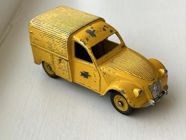 DINKY TOYS FRANCE No.560 CITROEN 2CV FOURGONNETTE La Poste POSTAL SERVICE VAN DINKY TOYS FRANCE No.560 CITROEN 2CV FOURGONNETTE La Poste POSTAL SERVICE VAN