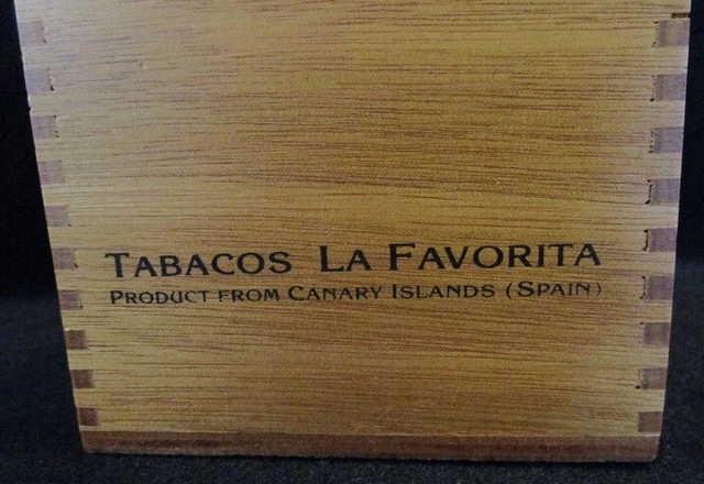 Robustos La Favorita - Wooden Cigar Box ONLY - From Canary Islands (Spain) 3