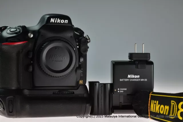 * Near MINT * NIKON D800E 36.3MP Digital Camera Body with MB-D12 Battery Grip