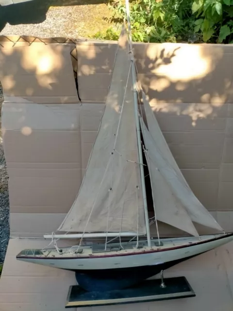 Large Antique  Pond Yacht Boat Yatch Endeavour Lannan Ship Model America’s Cup