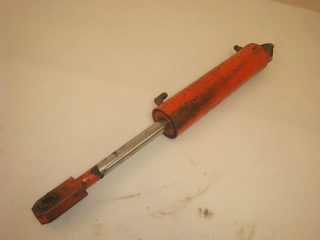 1969 Allis Chalmers 180 Diesel Tractor Steering Cylinder