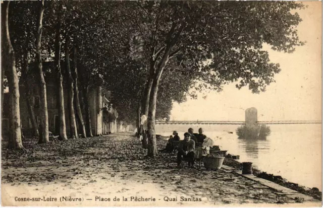 CPA COSERNE-sur-LOIRE Place de la Pecherie Nievre (100322)