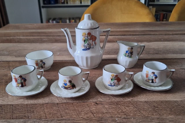 Cafetière ancienne tôle émaillée bleue