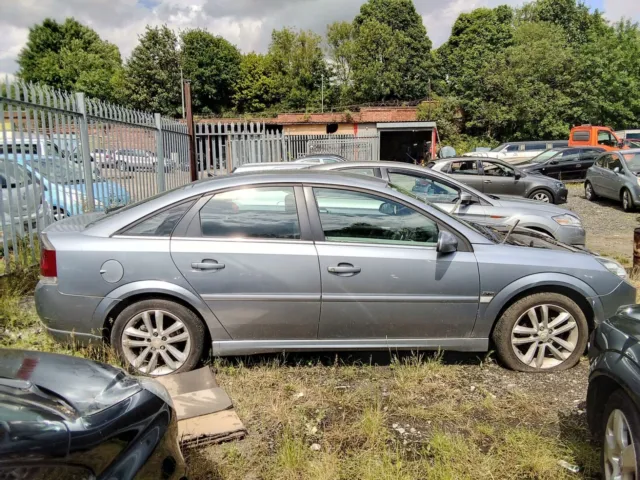 221 Vauxhall Vectra SRI C Facelift Silver 1.9 CDTI Z19DTH For Breaking 3