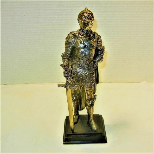 13& MEDIEVAL CRUSADES KNIGHT PARADE Armor Armour STATUE SWORD & CAPE