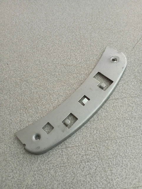 Charnière De Porte Hublot Pour Lave-linge Brandt WFK1118F – Pièce D'occasion