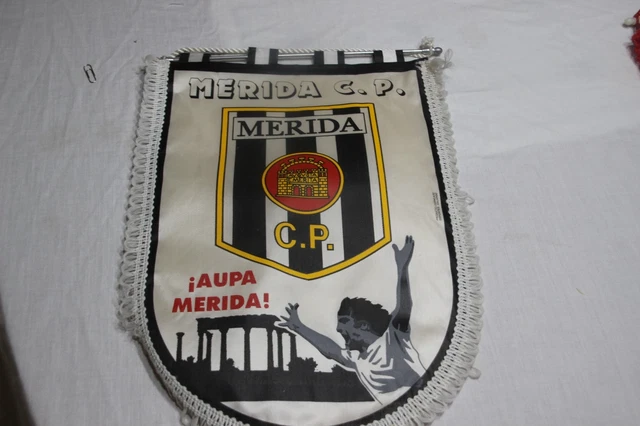 Banderín Triangulaire Vintage Mérida CP - Époque Où Le Club était En Première Division