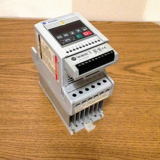 Allen Bradley 160-Ba02Nps1 Ser C  380-460 Vac  .75 Hp Speed Controller