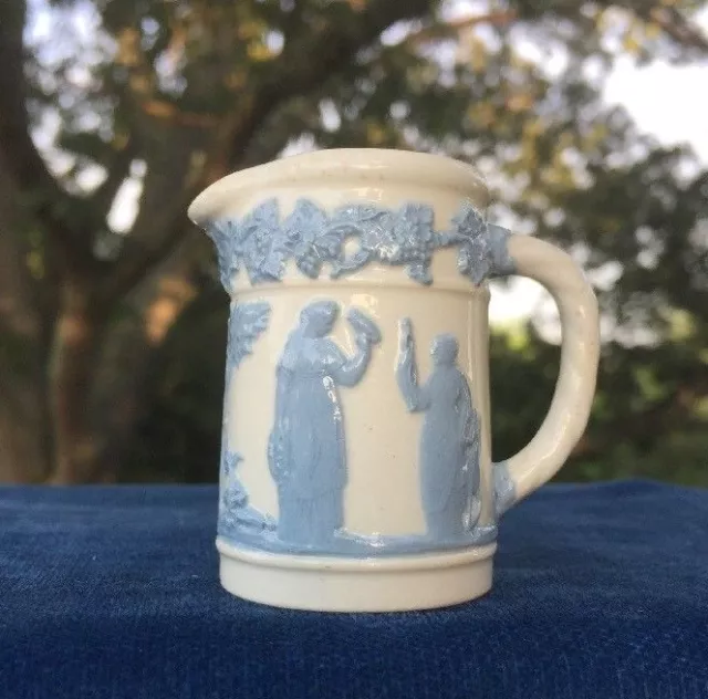 Wedgwood Embossed Queens Ware Etruria Barlaston Blue Pitcher Jug Creamer ❤️J8
