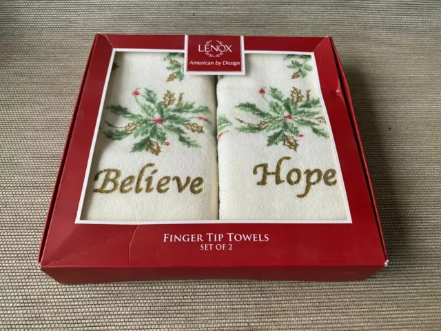 Toallas con punta de dedo Lenox Believe & Hope para vacaciones de Navidad, juego de 2 2