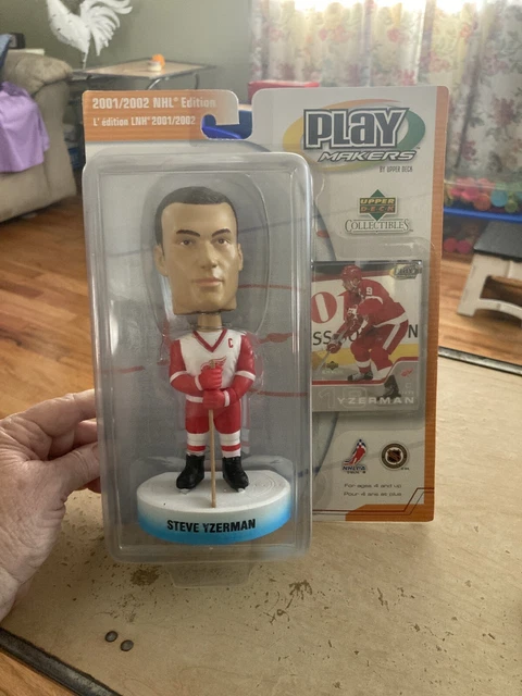 Steve Yzerman Bobblehead - Play Makers by Upper Deck (2002) - New In Box