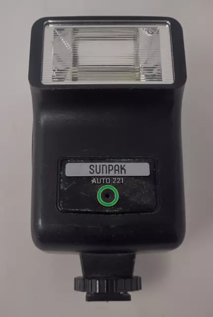 Vintage Sunpak Auto 221 Electronic Flash Dedicated for Minolta Cameras UNTESTED