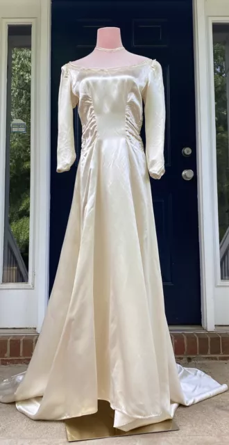 1940’s Vintage Wedding Dress Cream White Small Liquid Satin