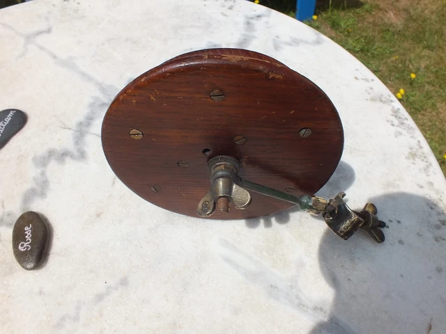 PÊCHE / ANCIEN Moulinet Mouche  Abeille La Soie Paris EUR 120,00 - FR