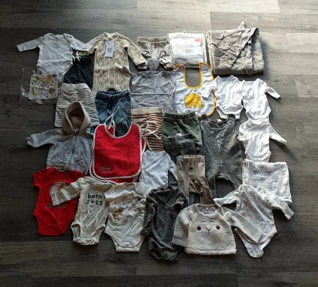 Konvolut Baby Jungen Kleidung Größe 50 / 56 Bodys Hosen Sabberlatz (33 Teile)