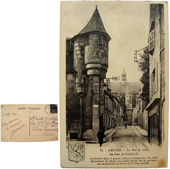 cpa 58 Nevers 1931 rue de Loire une poterne au fond la cathédrale Artaud