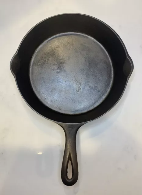 Unknown Maker No. 7 Cast Iron Skillet