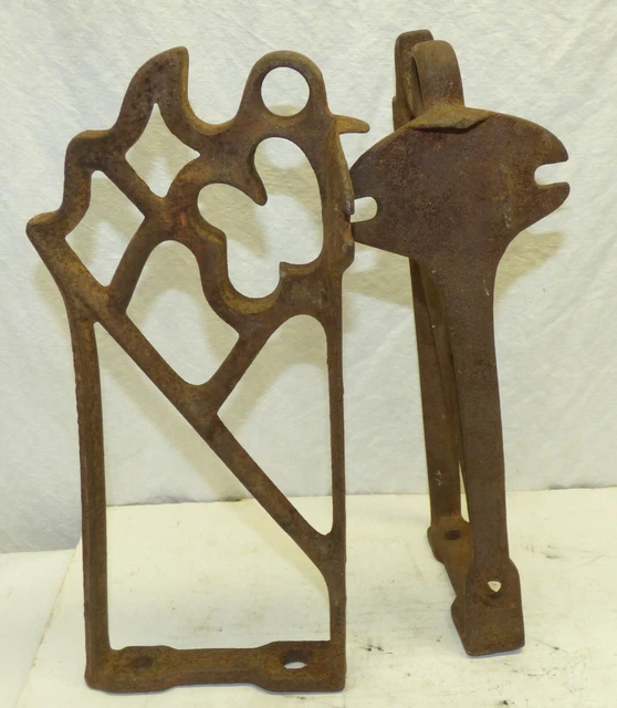 2 Large Antique Cast Iron Wall Shelf Brackets Heavy Duty Support HTF Pair