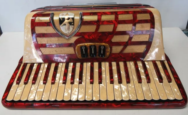 Capri accordion online