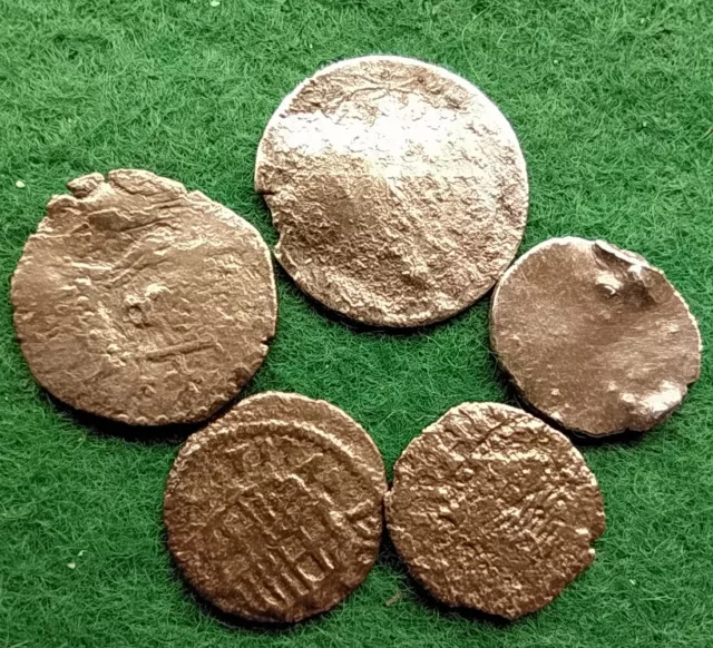5 kleine Mittelalter Münzen.Unbestimmt. Silber dabei