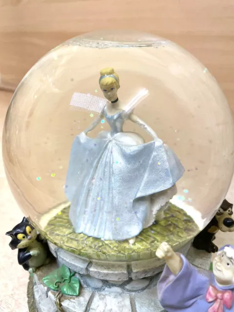 Disney Cinderella Rotating Musical snow globe Vintage 3