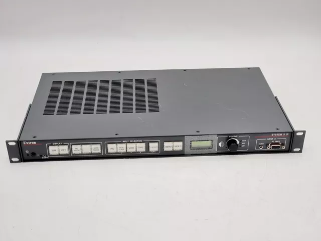 Interruptor AV de cinco entradas Extron System 5 IP con orejas de rack