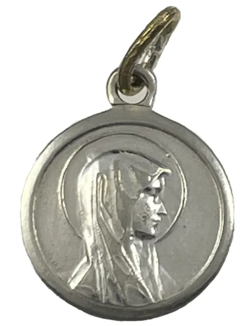 Pequeña medalla religiosa católica vintage en tono plateado de Nuestra Señora Lourdes