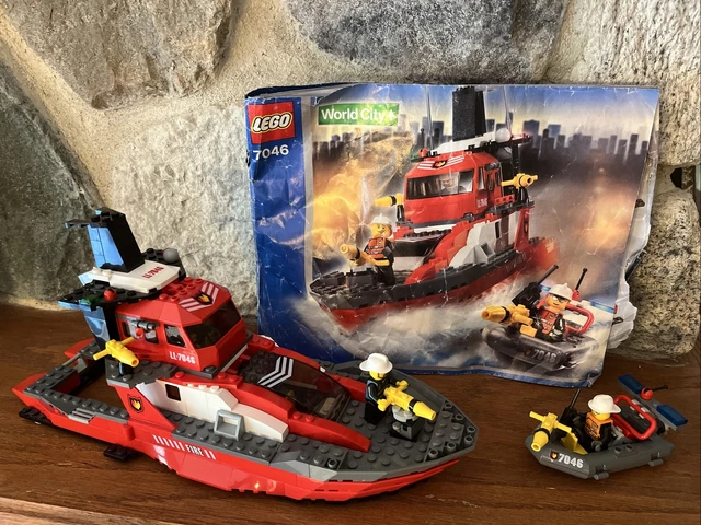 LEGO World City 7046 Fire Command Craft Boat And Instructions LEGO World City 7046 Fire Command Craft Boat And Instructions