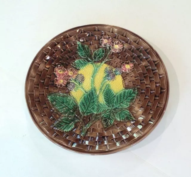 19th C. ANTIQUE ENGLISH MAJOLICA BLACKBERRY & BASKET WEAVE 10.25" PLATE (#2)