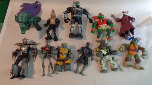 Lot of 11 Modern Tutle Action Figures