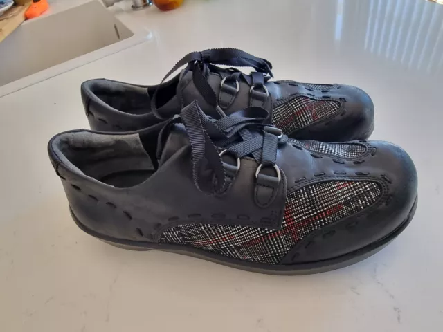 ziera. 39 XW Black Leather Lace Up  shoe