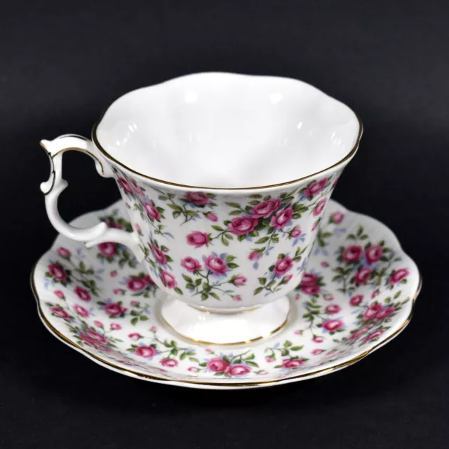 Royal Albert English Bone China Nell Gwynne Series "Chelsea" Teacup & Saucer