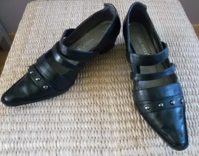 Chaussures escarpins noires Enza Nucci P.38