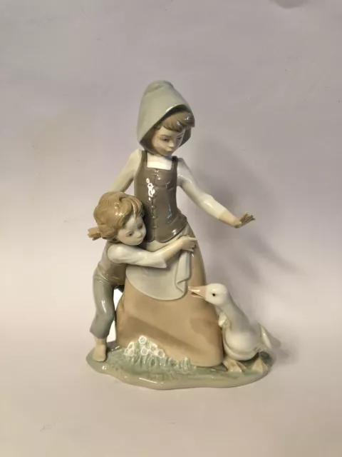 Scarce! Vintage LLADRO Avoiding The Goose  #5033 Porcelain Large Figurine