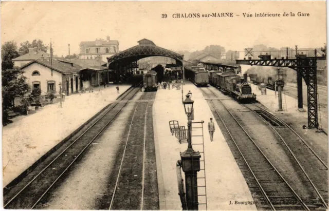 CPA AK CHALONS-sur-MARNE - Vue interieure de la Gare (743110)