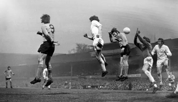 Derek Dougan of Wolverhampton Wanderers beats Tottenham Hotspu- 1972 Old Photo