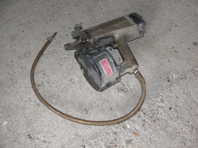 Ancienne Ponceuse Vibrante MIR En Aluminium – Pour Pièces / Non Testée