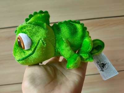 disney shoulder pascal