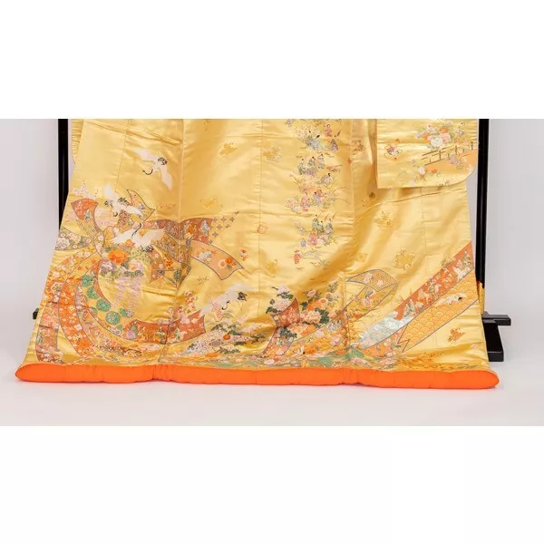 Kimono Iro Uchikake Pure silk Gold leaf background bundled Noshi and treasure JP 3