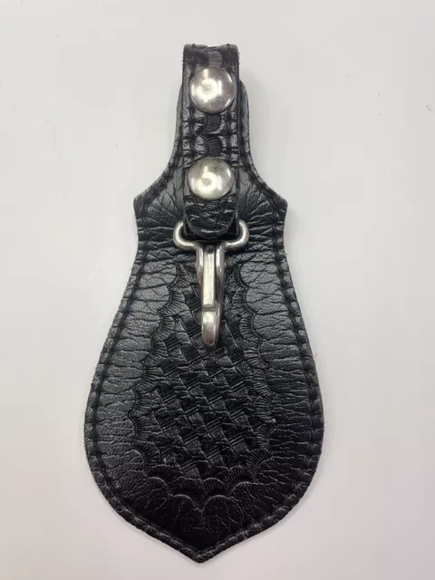 SAFARILAND Model 168 Key Ring Flap 2 Snap Holder. Black Basket Weave. Preowned