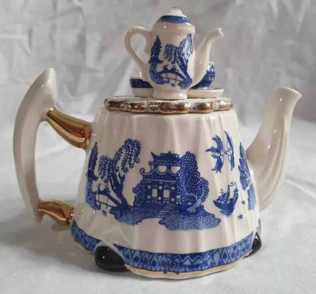 Paul Cardew, Cardew Blue Victorian Tea Table (Old Willow) Novelty Teapot, c2001 3