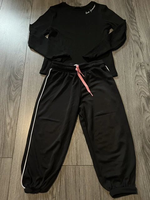 bundle of girls clothes 8-9 years.                        (c11) 4