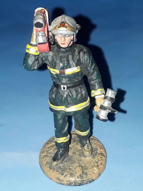 Figurine Vintage CIJ France, Sapeur Pompier En Plastique, Hauteur 3,9 Cm, état D'occasion